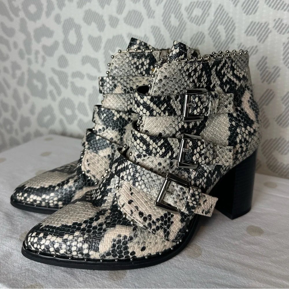 STEVE MADDEN HUMBLE TRIPLE BUCKLE SNAKESKIN PRINT STUDDED HEELED BOOTIE BOOTS 7 - Picture 3 of 9
